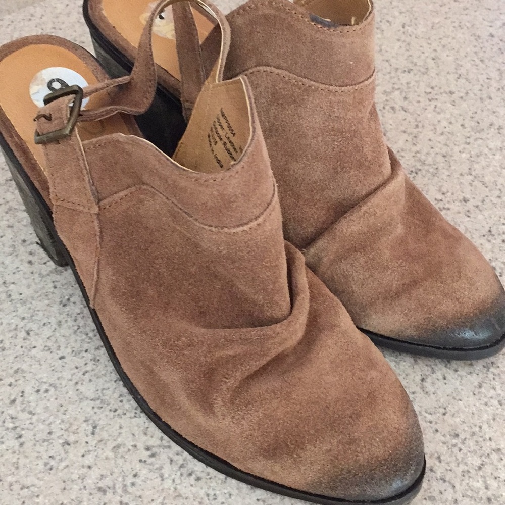 Women’s size 9 shoes boots